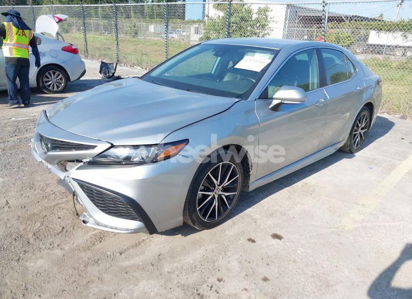 Photo 2 of 2023 Toyota Camry SE (VIN 4T1G11AK5PU750719)
