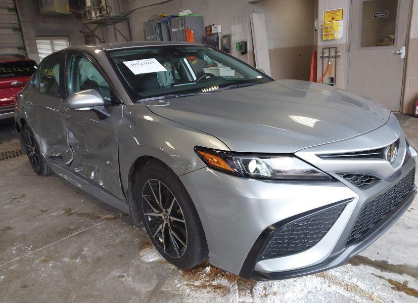 2023 Toyota Camry SE (VIN 4T1G11AK5PU779556) main photo