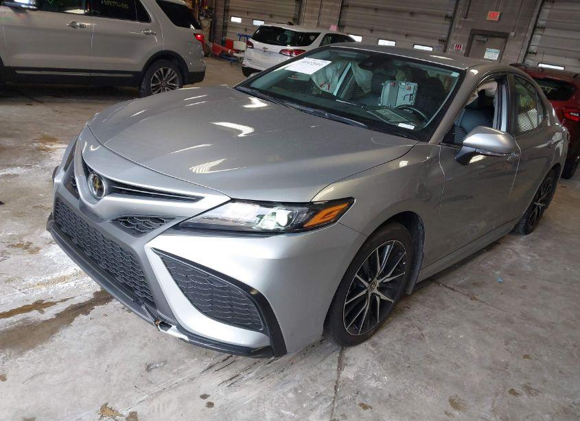 Photo 2 of 2023 Toyota Camry SE (VIN 4T1G11AK5PU779556)