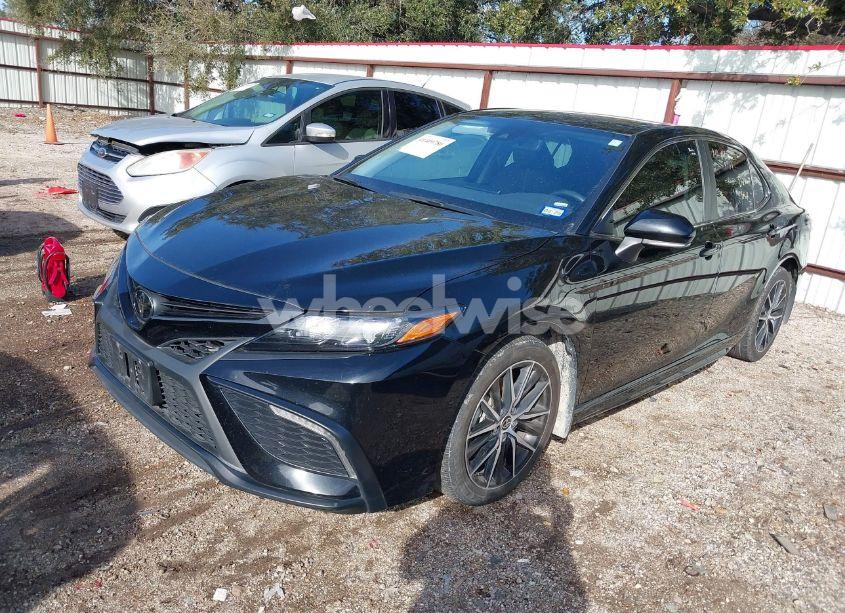 Photo 2 of 2023 Toyota Camry SE (VIN 4T1G11AK5PU787950)