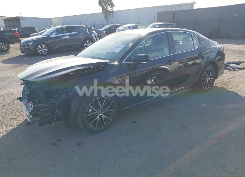 Photo 2 of 2024 Toyota Camry SE (VIN 4T1G11AK5RU843694)