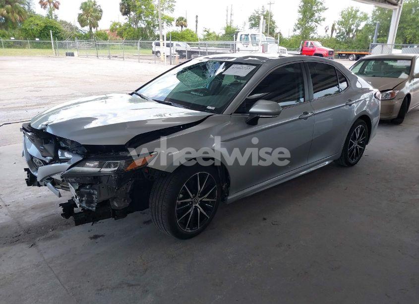 Photo 2 of 2024 Toyota Camry SE (VIN 4T1G11AK5RU850578)