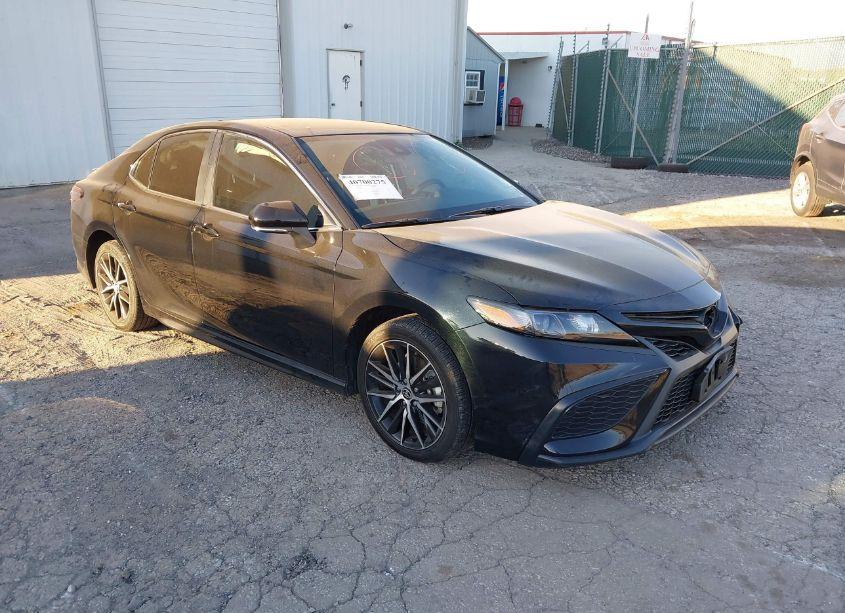 2024 Toyota Camry SE (VIN 4T1G11AK5RU859233) main photo