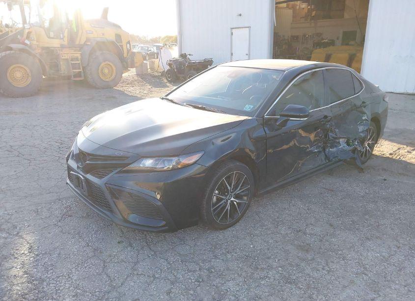 Photo 2 of 2024 Toyota Camry SE (VIN 4T1G11AK5RU859233)