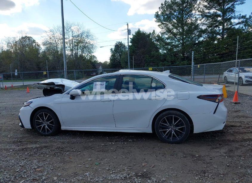 Photo 14 of 2024 Toyota Camry SE (VIN 4T1G11AK5RU886495)