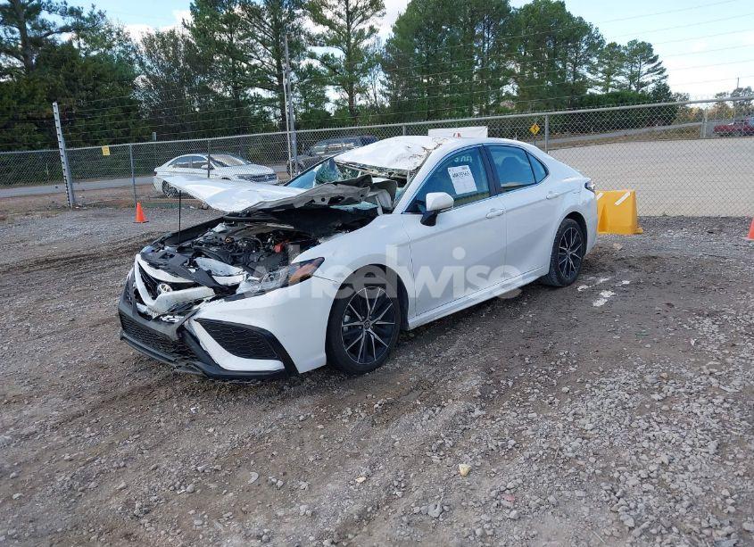 Photo 2 of 2024 Toyota Camry SE (VIN 4T1G11AK5RU886495)