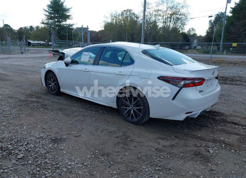 Photo 3 of 2024 Toyota Camry SE (VIN 4T1G11AK5RU886495)