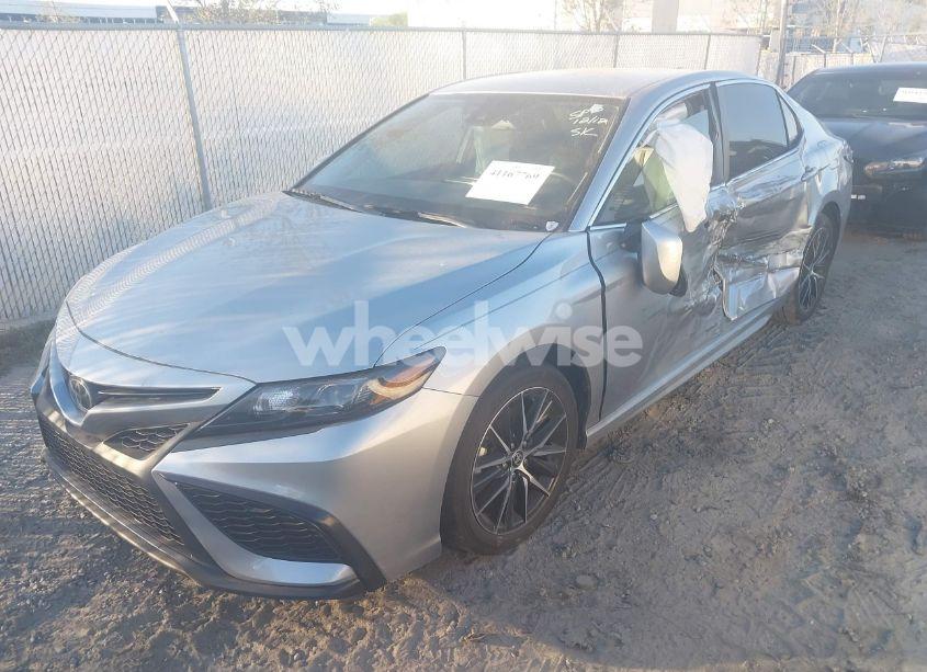 Photo 2 of 2024 Toyota Camry SE (VIN 4T1G11AK5RU892264)