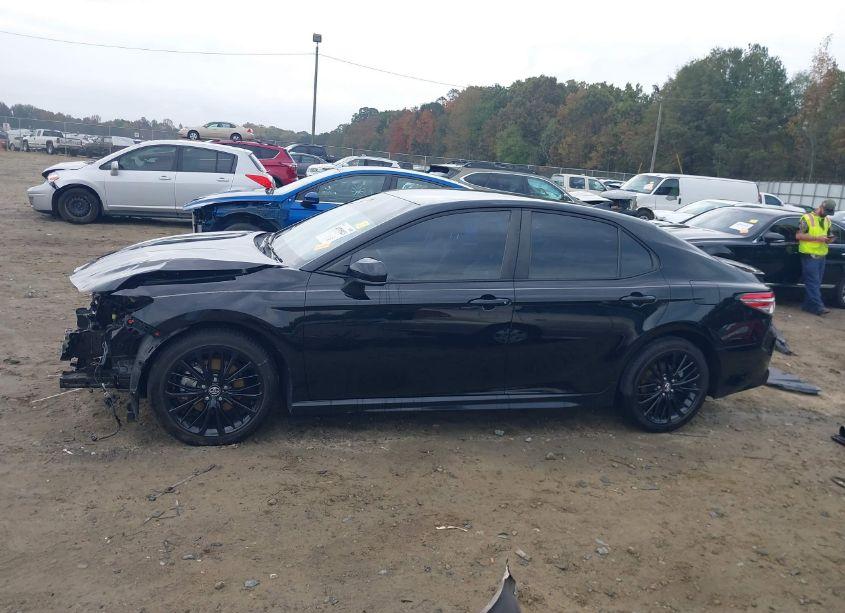 Photo 15 of 2020 Toyota Camry SE NIGHTSHADE EDITION (VIN 4T1G11AK6LU329778)