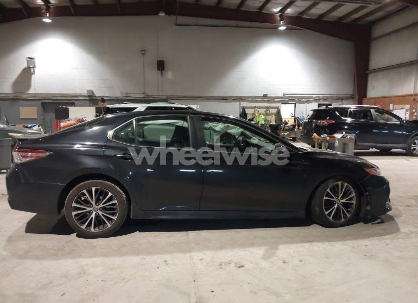 Photo 14 of 2020 Toyota Camry SE (VIN 4T1G11AK6LU361484)