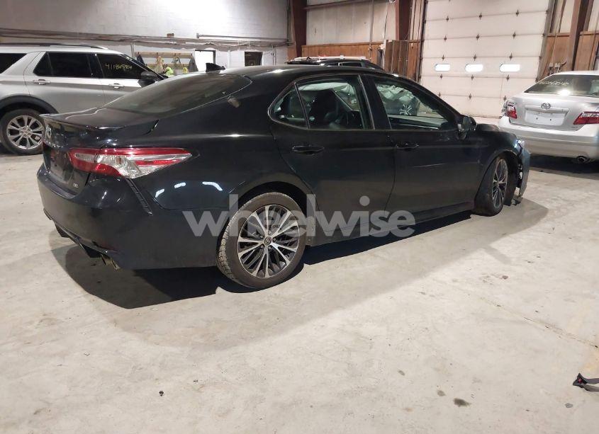 Photo 4 of 2020 Toyota Camry SE (VIN 4T1G11AK6LU361484)