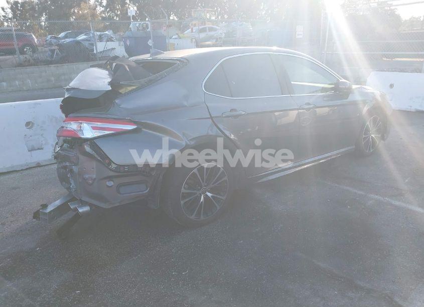 Photo 4 of 2020 Toyota Camry SE (VIN 4T1G11AK6LU503218)