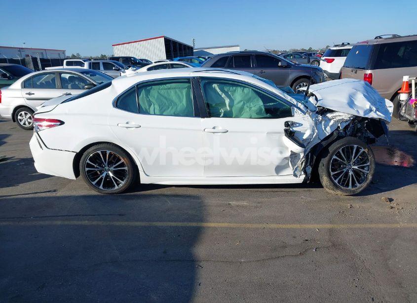 Photo 14 of 2020 Toyota Camry SE (VIN 4T1G11AK6LU864044)
