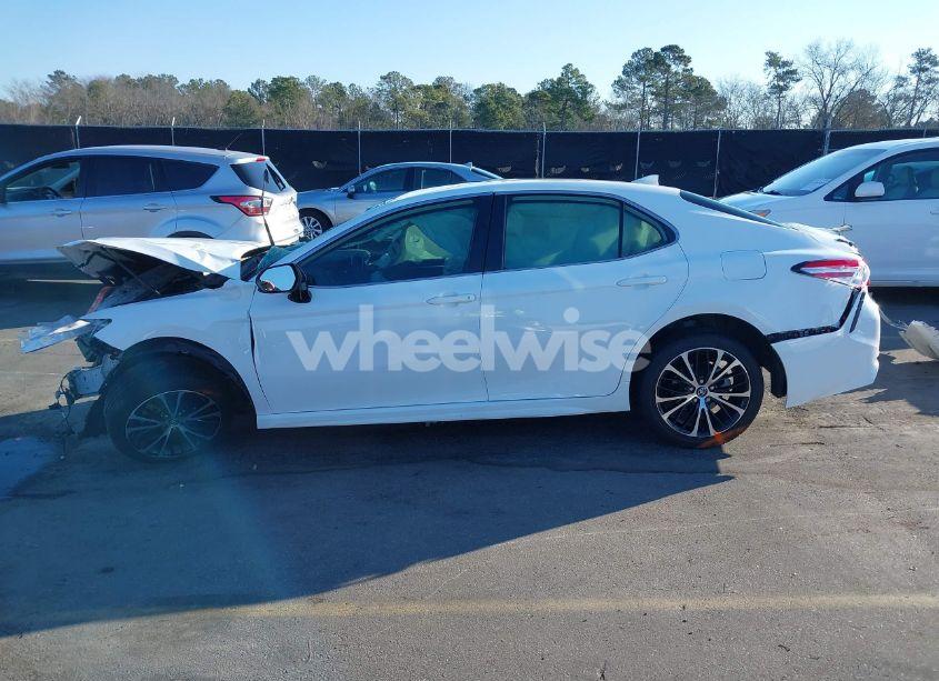 Photo 15 of 2020 Toyota Camry SE (VIN 4T1G11AK6LU864044)