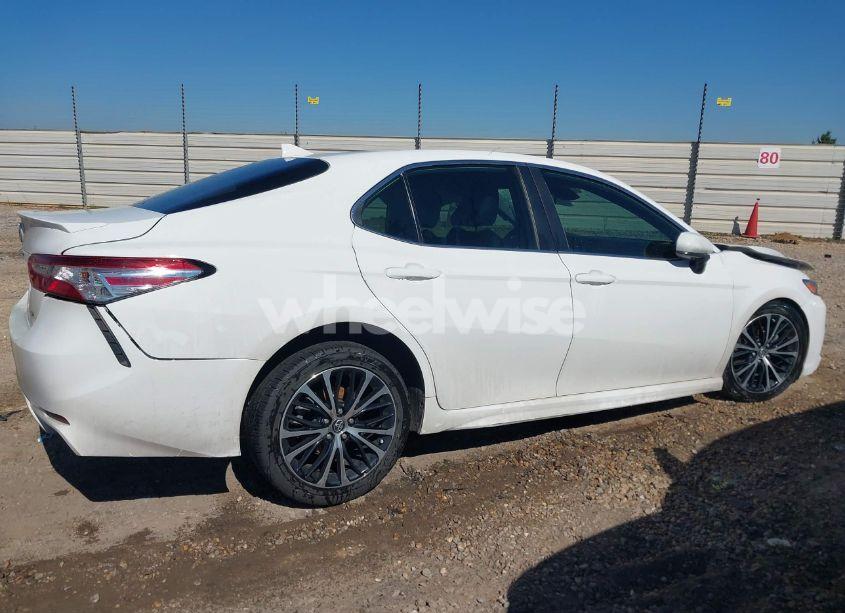 Photo 13 of 2020 Toyota Camry SE (VIN 4T1G11AK6LU886903)