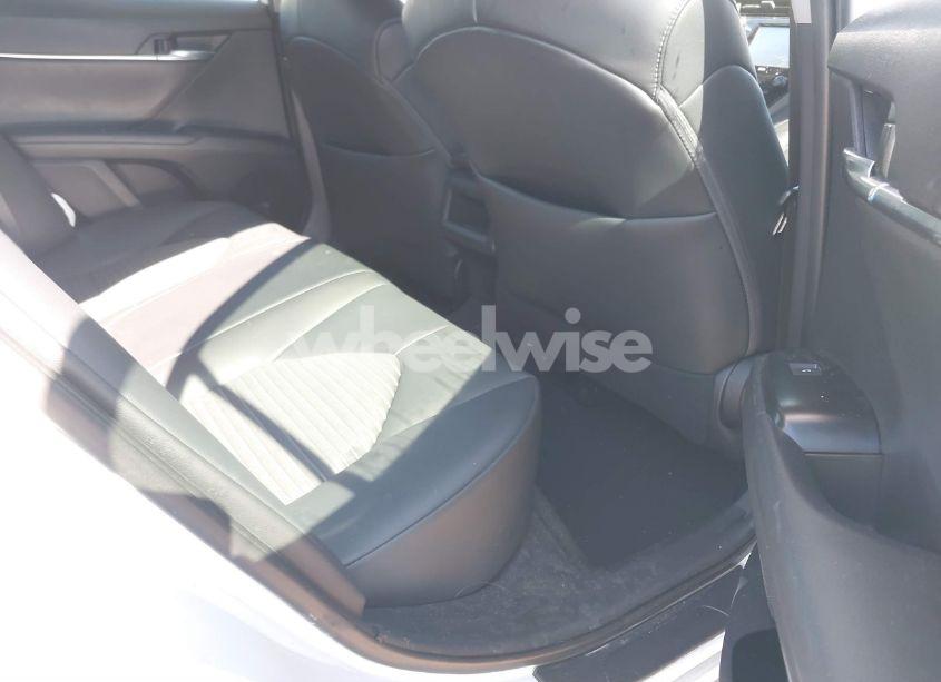 Photo 8 of 2020 Toyota Camry SE (VIN 4T1G11AK6LU886903)