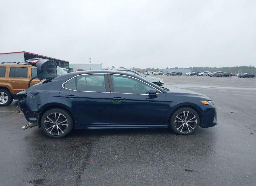 Photo 14 of 2020 Toyota Camry SE (VIN 4T1G11AK6LU911525)