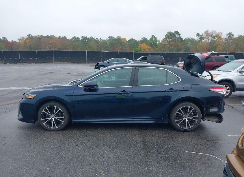 Photo 15 of 2020 Toyota Camry SE (VIN 4T1G11AK6LU911525)