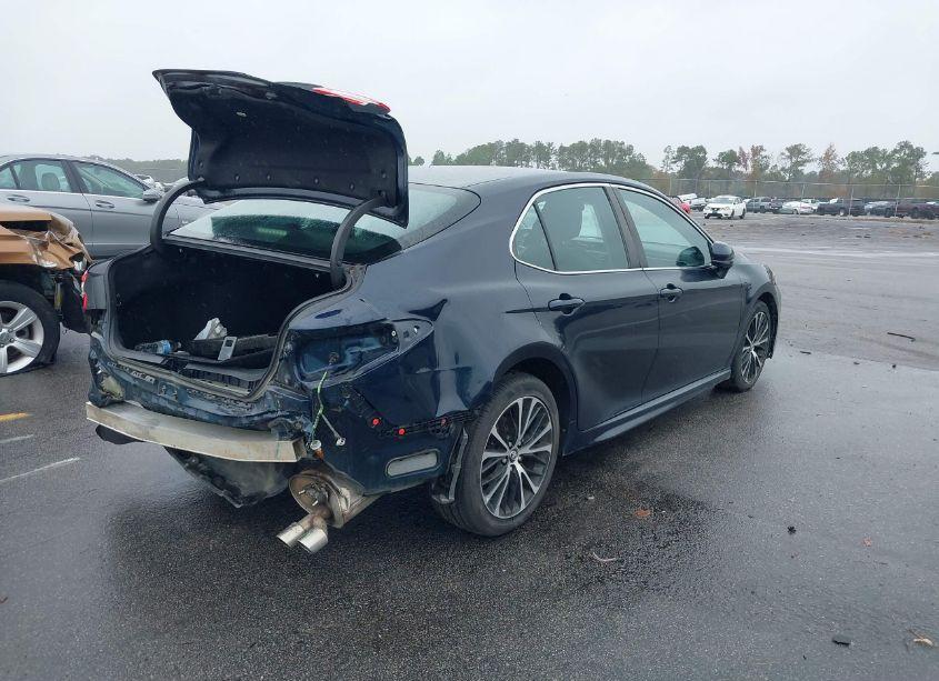 Photo 4 of 2020 Toyota Camry SE (VIN 4T1G11AK6LU911525)