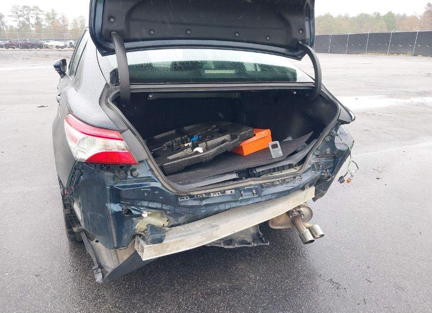 Photo 6 of 2020 Toyota Camry SE (VIN 4T1G11AK6LU911525)