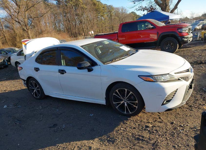 Photo 13 of 2020 Toyota Camry SE (VIN 4T1G11AK6LU921486)