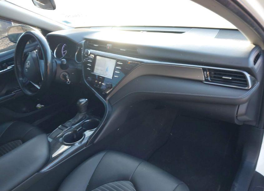 Photo 5 of 2020 Toyota Camry SE (VIN 4T1G11AK6LU921486)