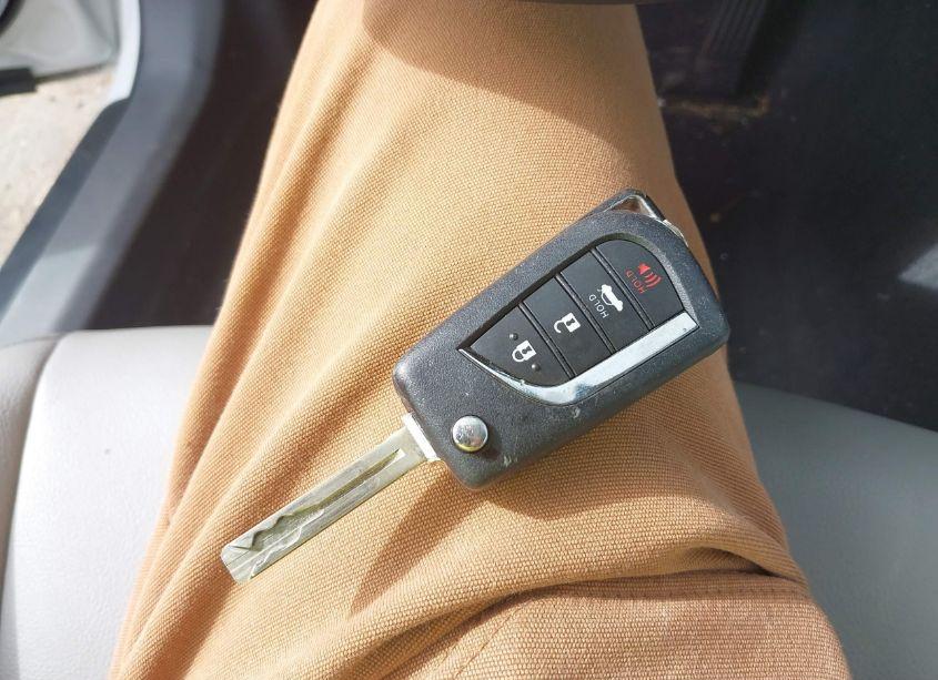 Photo 11 of 2020 Toyota Camry SE (VIN 4T1G11AK6LU932472)