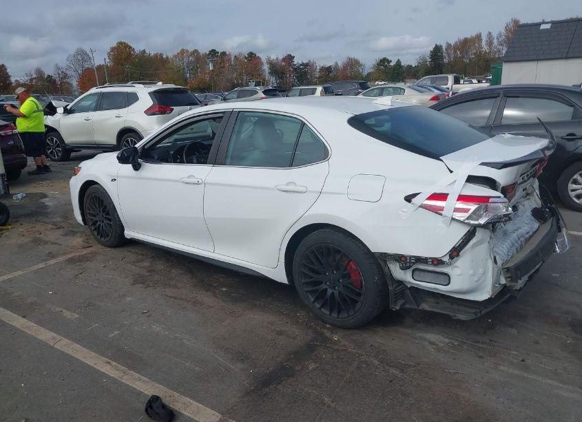 Photo 3 of 2020 Toyota Camry SE (VIN 4T1G11AK6LU932472)