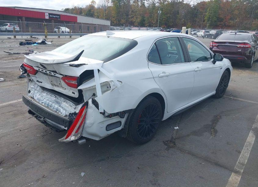 Photo 4 of 2020 Toyota Camry SE (VIN 4T1G11AK6LU932472)