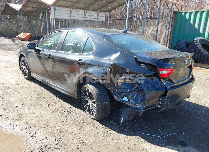 Photo 3 of 2020 Toyota Camry SE (VIN 4T1G11AK6LU953953)