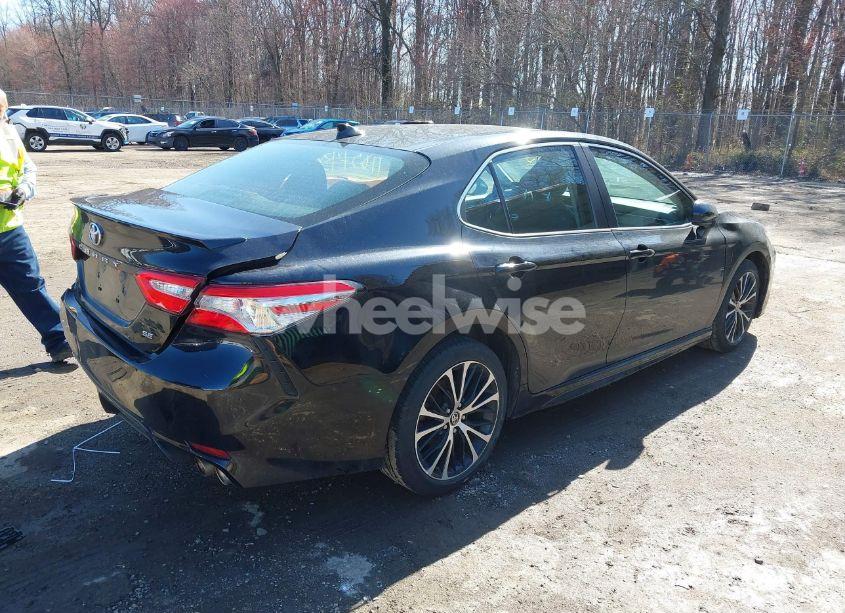 Photo 4 of 2020 Toyota Camry SE (VIN 4T1G11AK6LU953953)