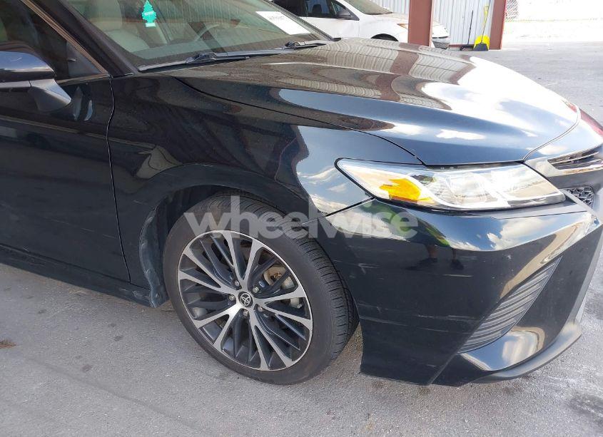 Photo 6 of 2020 Toyota Camry SE (VIN 4T1G11AK6LU982465)