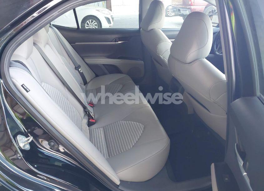 Photo 8 of 2020 Toyota Camry SE (VIN 4T1G11AK6LU982465)