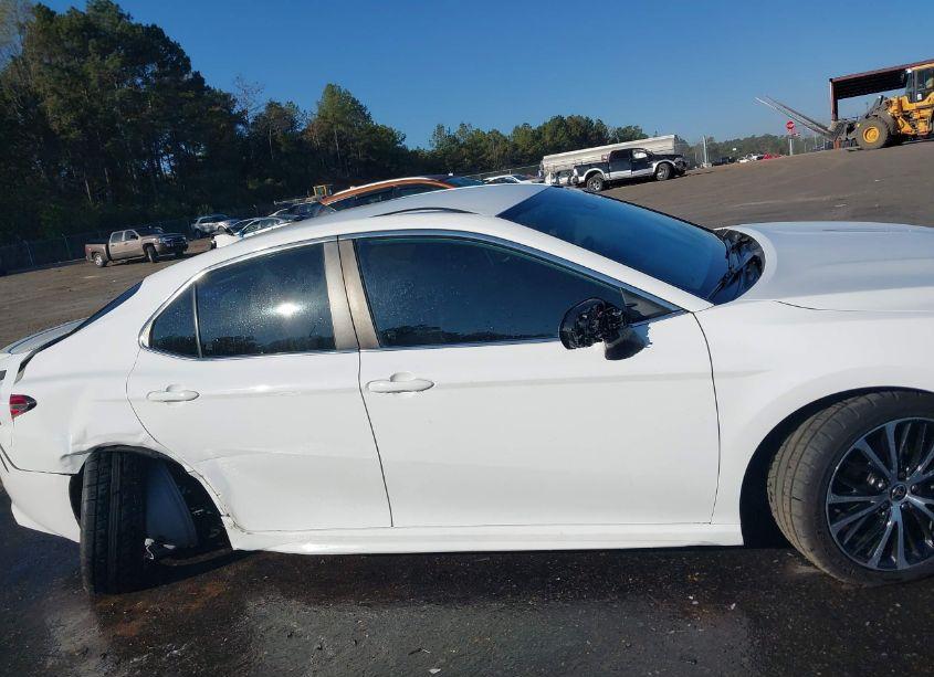 Photo 13 of 2020 Toyota Camry SE (VIN 4T1G11AK6LU987990)