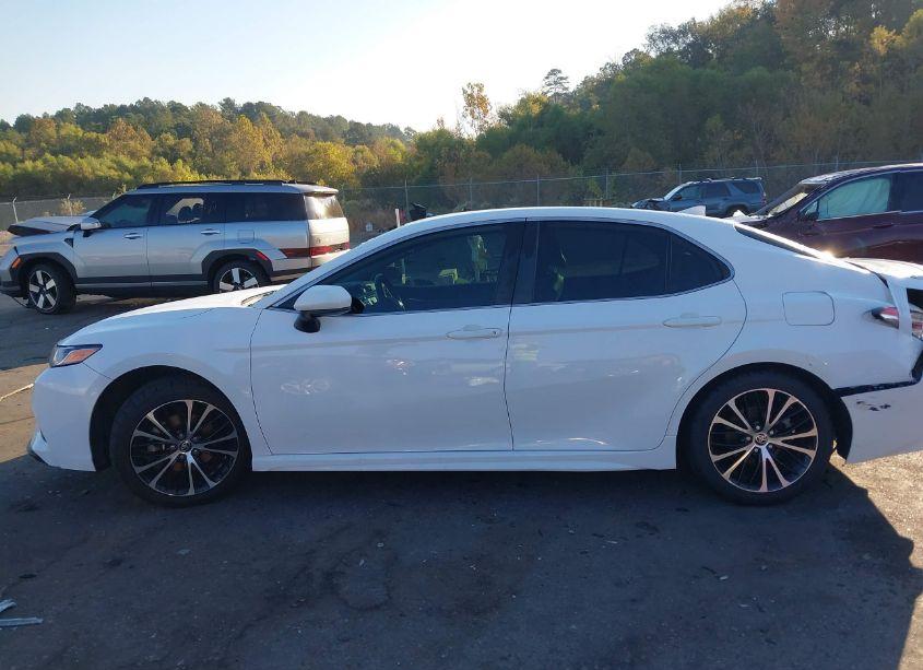 Photo 14 of 2020 Toyota Camry SE (VIN 4T1G11AK6LU987990)