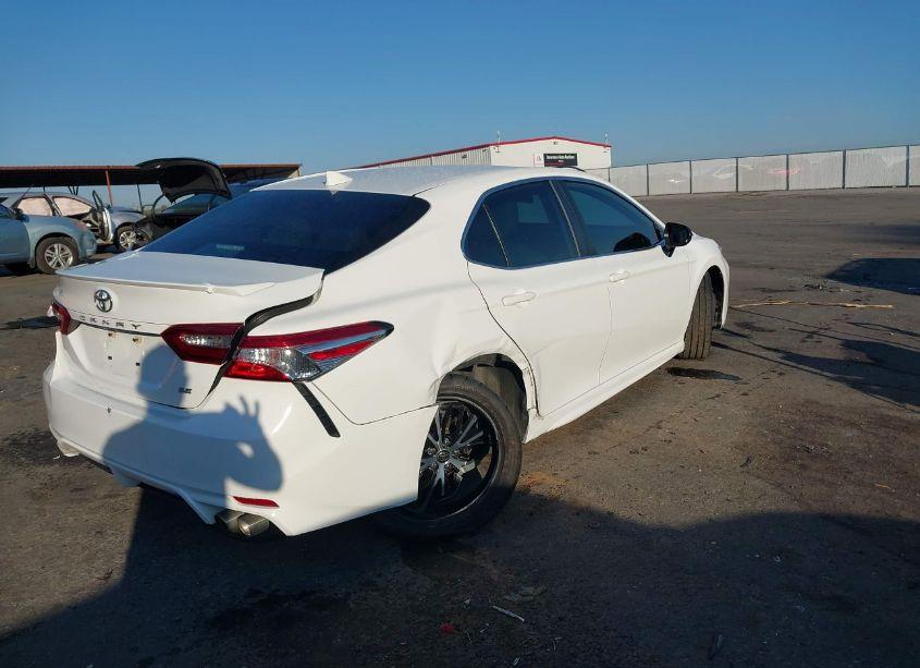 Photo 4 of 2020 Toyota Camry SE (VIN 4T1G11AK6LU987990)