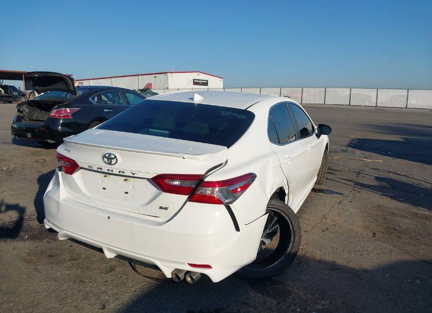 Photo 6 of 2020 Toyota Camry SE (VIN 4T1G11AK6LU987990)