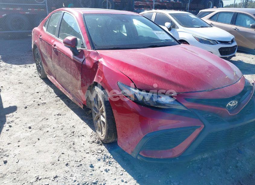 2021 Toyota Camry SE (VIN 4T1G11AK6MU409874) main photo
