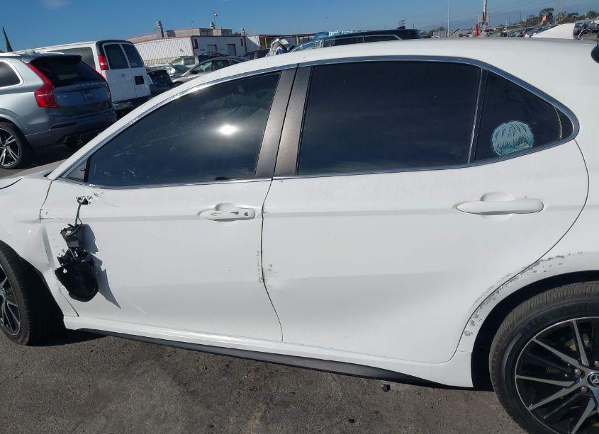 Photo 14 of 2021 Toyota Camry SE (VIN 4T1G11AK6MU418638)