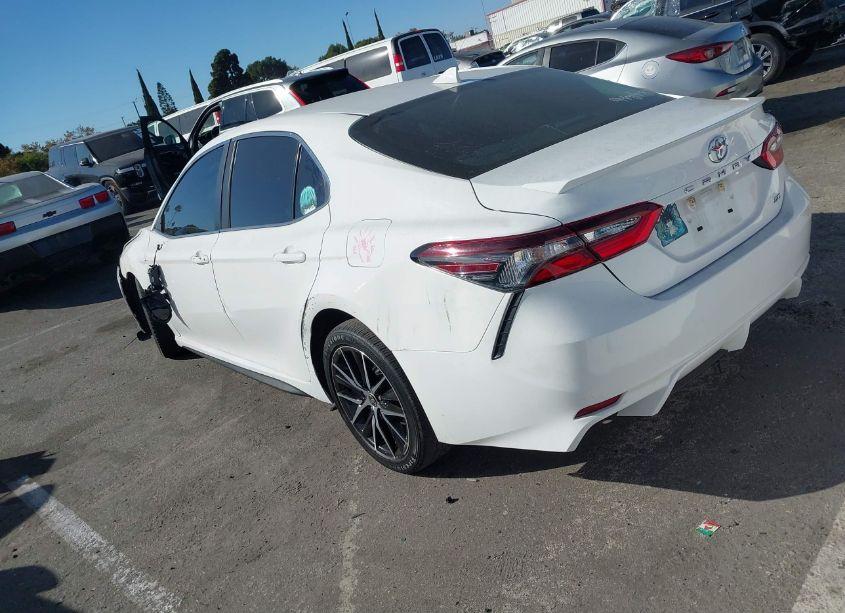 Photo 3 of 2021 Toyota Camry SE (VIN 4T1G11AK6MU418638)