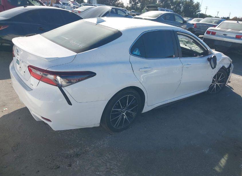 Photo 4 of 2021 Toyota Camry SE (VIN 4T1G11AK6MU418638)