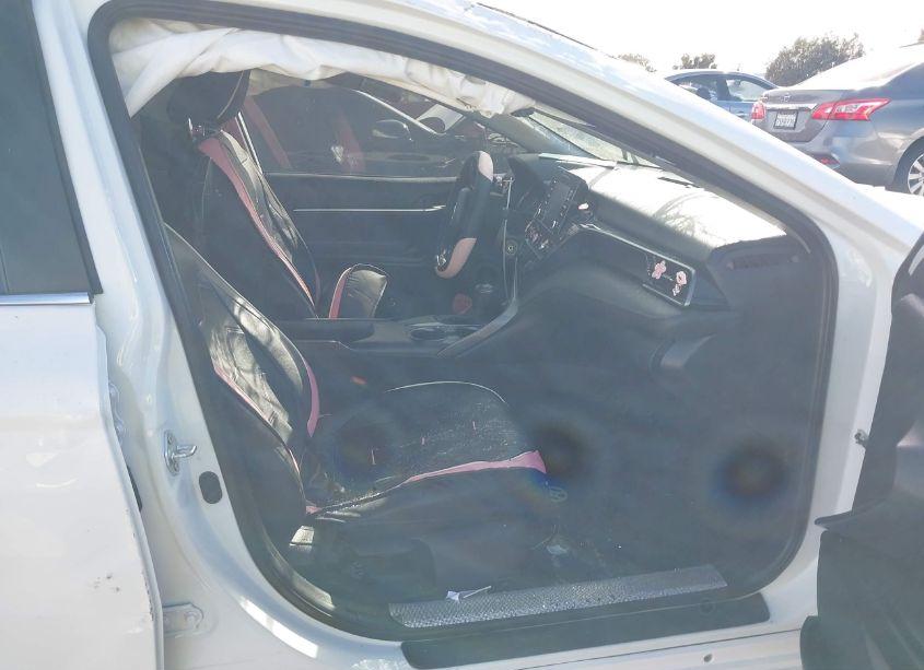 Photo 5 of 2021 Toyota Camry SE (VIN 4T1G11AK6MU418638)