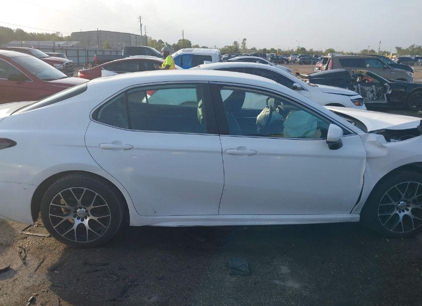 Photo 13 of 2021 Toyota Camry SE (VIN 4T1G11AK6MU427355)