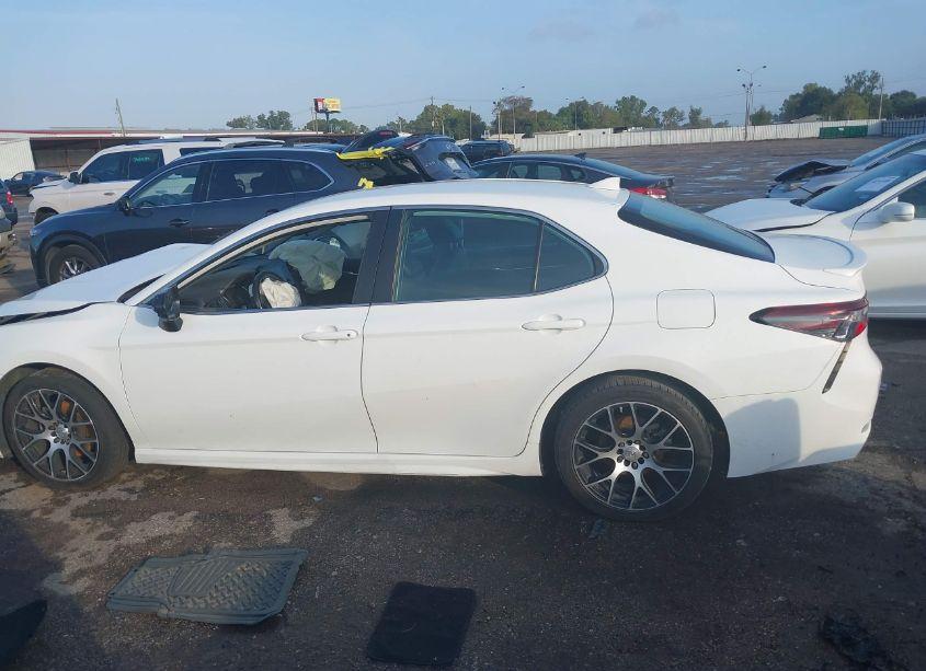 Photo 14 of 2021 Toyota Camry SE (VIN 4T1G11AK6MU427355)