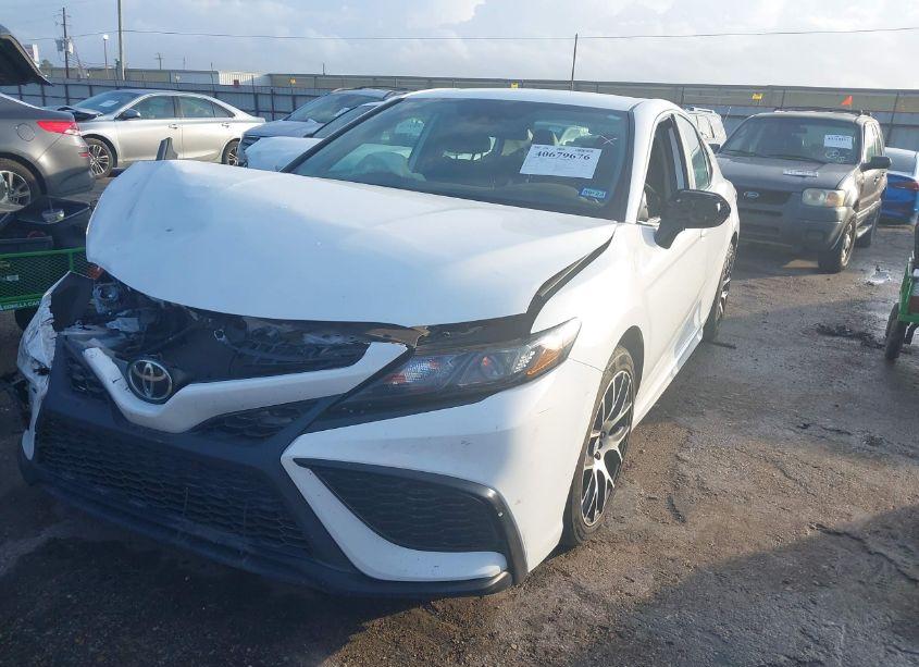 Photo 2 of 2021 Toyota Camry SE (VIN 4T1G11AK6MU427355)