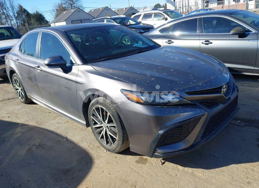 2021 Toyota Camry SE (VIN 4T1G11AK6MU475826) main photo