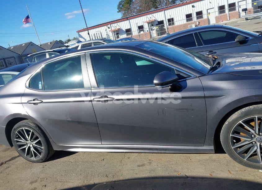 Photo 13 of 2021 Toyota Camry SE (VIN 4T1G11AK6MU475826)