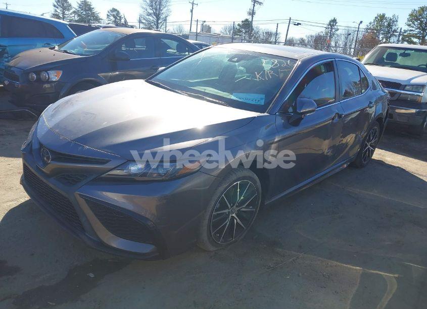 Photo 2 of 2021 Toyota Camry SE (VIN 4T1G11AK6MU475826)