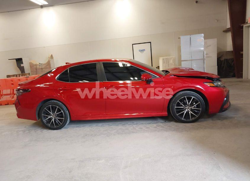 Photo 13 of 2021 Toyota Camry SE (VIN 4T1G11AK6MU479942)