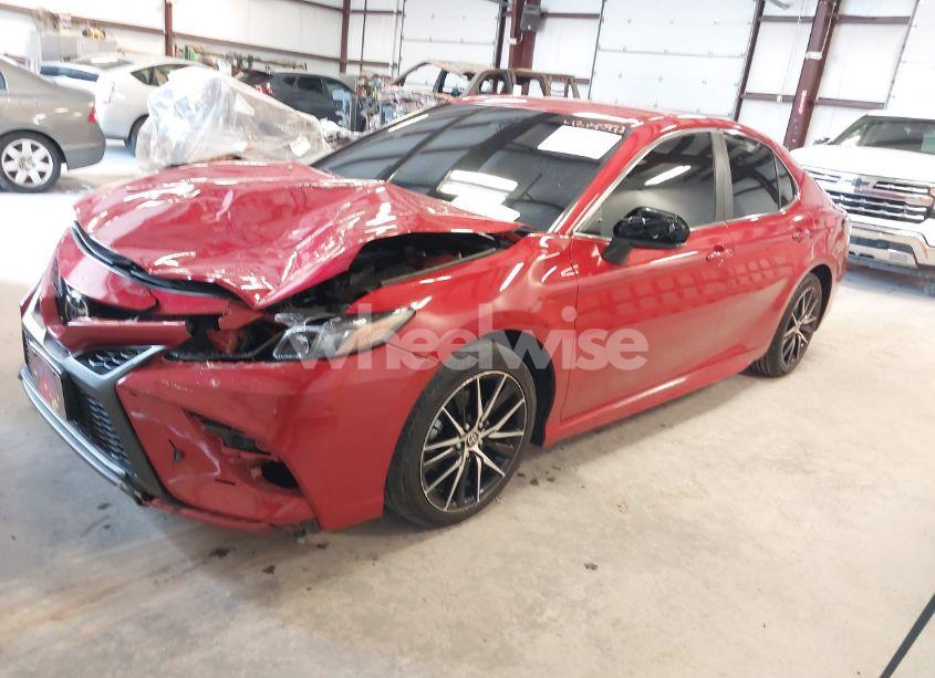 Photo 2 of 2021 Toyota Camry SE (VIN 4T1G11AK6MU479942)